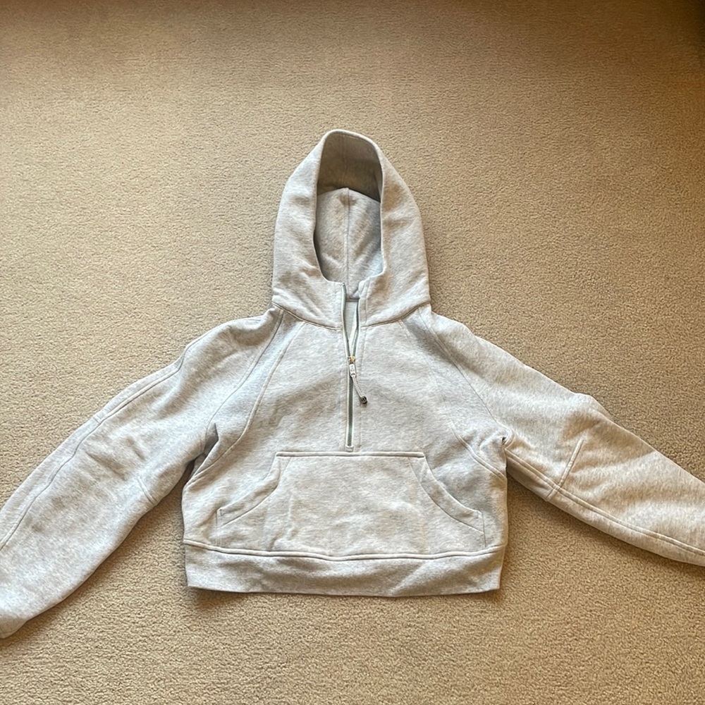 Grey Lululemon quarter zip scuba